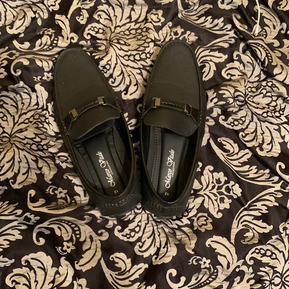 Suit shoes